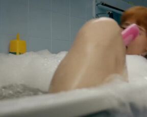 Audrey Fleurot - HPI Haut Potentiel Intellectuel (2022) s02-e02 funny bath scene