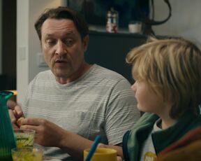 Audrey Fleurot - HPI Haut Potentiel Intellectuel (2022) s02-e02 funny bath scene