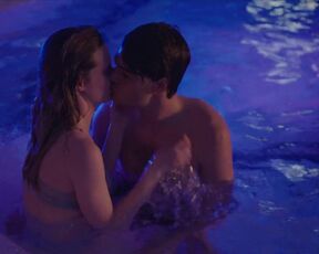 Juju Di Domenico sexy - Blackout s01e04 (2023) Hot Actress