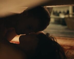 Naemi Florez, Amy Benkenstein sexy - Das Haus der Träume  (2022) s01e01-04