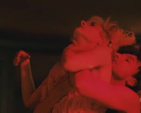 Naemi Florez, Amy Benkenstein sexy - Das Haus der Träume  (2022) s01e01-04