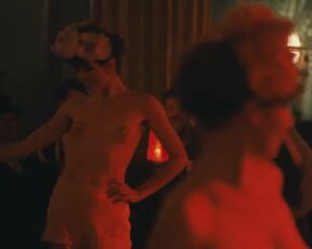 Naemi Florez, Amy Benkenstein sexy - Das Haus der Träume  (2022) s01e01-04