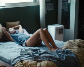 Aubrey Plaza nude - Emily the Criminal (2022)