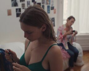 Lou Lampros nude - Ma nuit (2021)