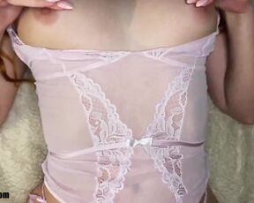 Hot Babe Passionate Masturbate Pussy before Bedtime - Closeup