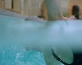 Tanja Wedhorn, Anna Herrmann hot - Fritzie-Der Himmel muss warten (2022)  s03e01-02