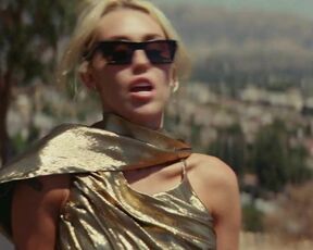 Miley Cyrus sexy - Flowers (2023)