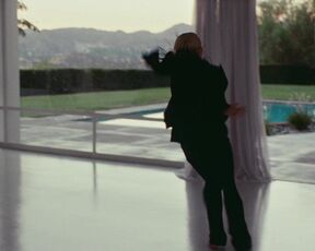 Miley Cyrus sexy - Flowers (2023)