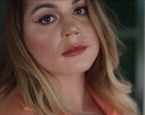 Desire more of Busty Model on Close-Up Cam