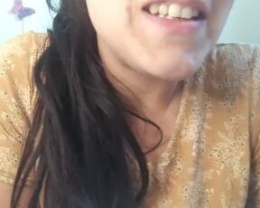 Capitulo two. LA VECINA DE ENFRENTE VIENE A MI CASA