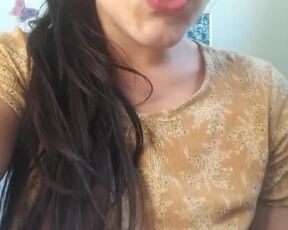 Capitulo two. LA VECINA DE ENFRENTE VIENE A MI CASA