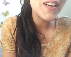 Capitulo two. LA VECINA DE ENFRENTE VIENE A MI CASA