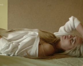 Sexy Milena Minichova Nude - Trpaslík s01e05 (2017) 