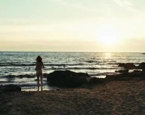 Hot scene Natalia Belitski Nude - Mein vergessenes Leben (2015) 