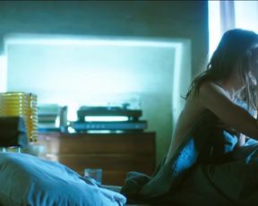 Hot scene Natalia Belitski Nude - Familie! s01e02 (2016) 