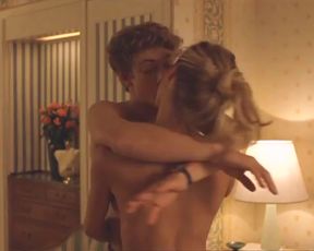 Sexy Michelle Hunziker Nude - Voglio stare sotto al letto (1999) 