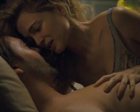 Sexy Heather Graham, Jaime Winstone, Meredith Ostrom, Amanda Seyfried nude and hot – Boogie Woogie (2009) 