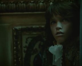 Sexy Alexia Giordano, Maddison Jaizani, Valerie Thoumire - Versailles (2015) 