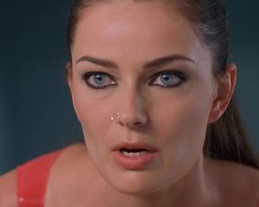 Hot scene Paulina Porizkova nude – Thursday (1998) 