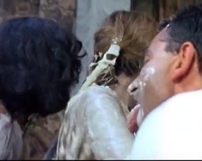 Hot scene Laura Gemser Nude - Emmanuelle In America (IT 1976) 