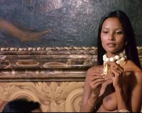 Hot scene Laura Gemser Nude - Emmanuelle In America (IT 1976) 