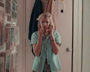 Naked scenes Annabelle Dexter-Jones Nude - Cecile on the Phone (2017)