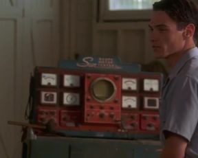 Sexy Jennifer Connelly Nude - Inventing the Abbotts (1997) 