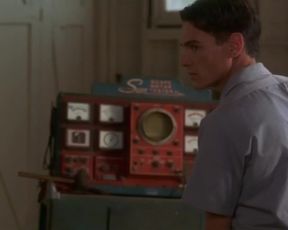 Sexy Jennifer Connelly Nude - Inventing the Abbotts (1997) 