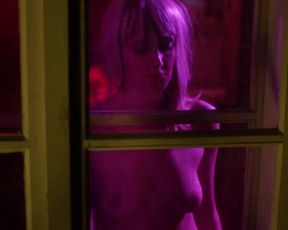 Hot scene Violetta Schurawlow, Stephani Burkhard Nude - Die Holle - Inferno (2017) 