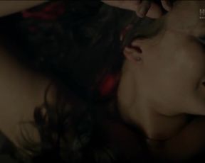 Celebrity Lesbian Video - Jitka Cvancarova, Jana Kolesarova Nude - Az po usi s01e07-08 (2014) 