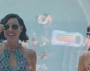 Hot scene Sugar Lyn Beard nude, Aubrey Plaza naked, Anna Kendrick and Alice Wetterlund - Mike & Dave Need Wedding Dates (2016) 