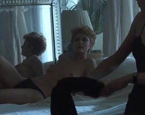 Sexy Susan Sarandon, Catherine Deneuve Nude - The Hunger (1983) 