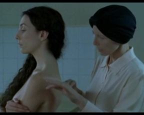 Hot scene Fanny Valette, Elsa Zylberstein Nude - La Petite Jerusalem (2005) 