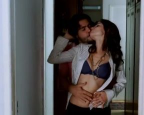 Sexy Maria Aura Nude - Amar (2009) 