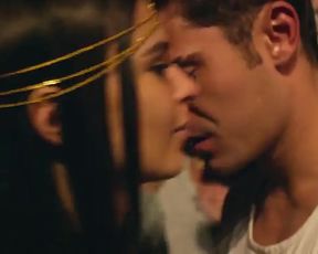 Hot actress Emily Ratajkowski Sexy - We Are Your Friends (2015) 