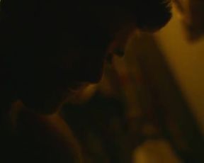 Hot actress Emily Ratajkowski Sexy - We Are Your Friends (2015) 