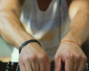 Hot actress Emily Ratajkowski Sexy - We Are Your Friends (2015) 