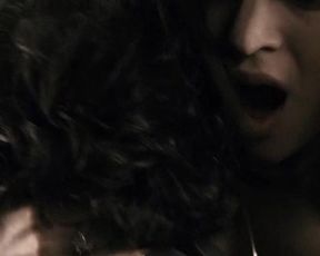 Sexy Thais Blume sexy - LUNA CALIENTE (2009) 