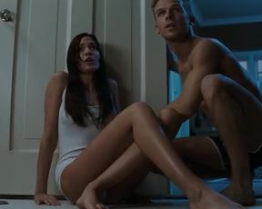 Hot actress Odette Annable Nude - The Unborn (2009) 