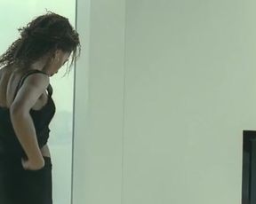 Hot scene Nicole Beharie - Shame (UK 2011) 