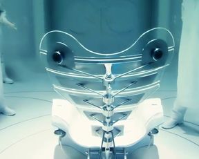 Hot scene Milla Jovovich - Ultraviolet (2006) 