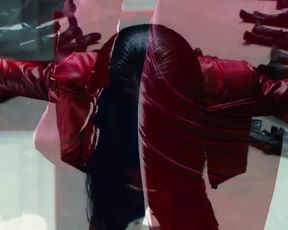 Hot scene Milla Jovovich - Ultraviolet (2006) 