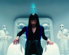 Hot scene Milla Jovovich - Ultraviolet (2006) 
