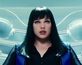 Hot scene Milla Jovovich - Ultraviolet (2006) 