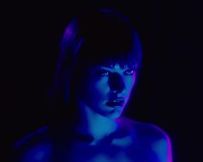 Hot scene Milla Jovovich - Ultraviolet (2006) 