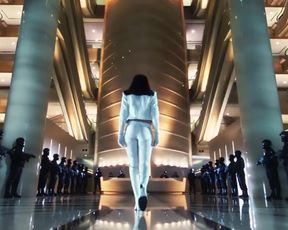 Hot scene Milla Jovovich - Ultraviolet (2006) 