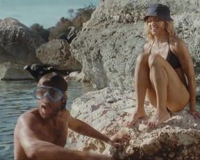 Hot actress Madonna Jeanne Tripplehorn (nn) Elizabeth Banks (nn) - Swept Away (US 2002) 