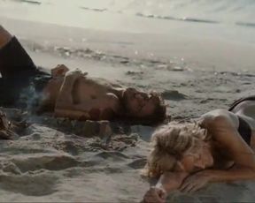 Hot actress Madonna Jeanne Tripplehorn (nn) Elizabeth Banks (nn) - Swept Away (US 2002) 