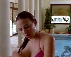 Hot actress Loeonor Watling Nude - Son del Mar (2001) 