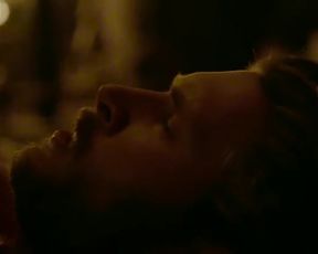 Actress Laura Vandervoort Nude - Bitten (2014) s01e09 Nudity and Sex in TV Show